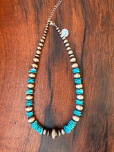 Load image into Gallery viewer, Turquoise and pearl’s necklace
